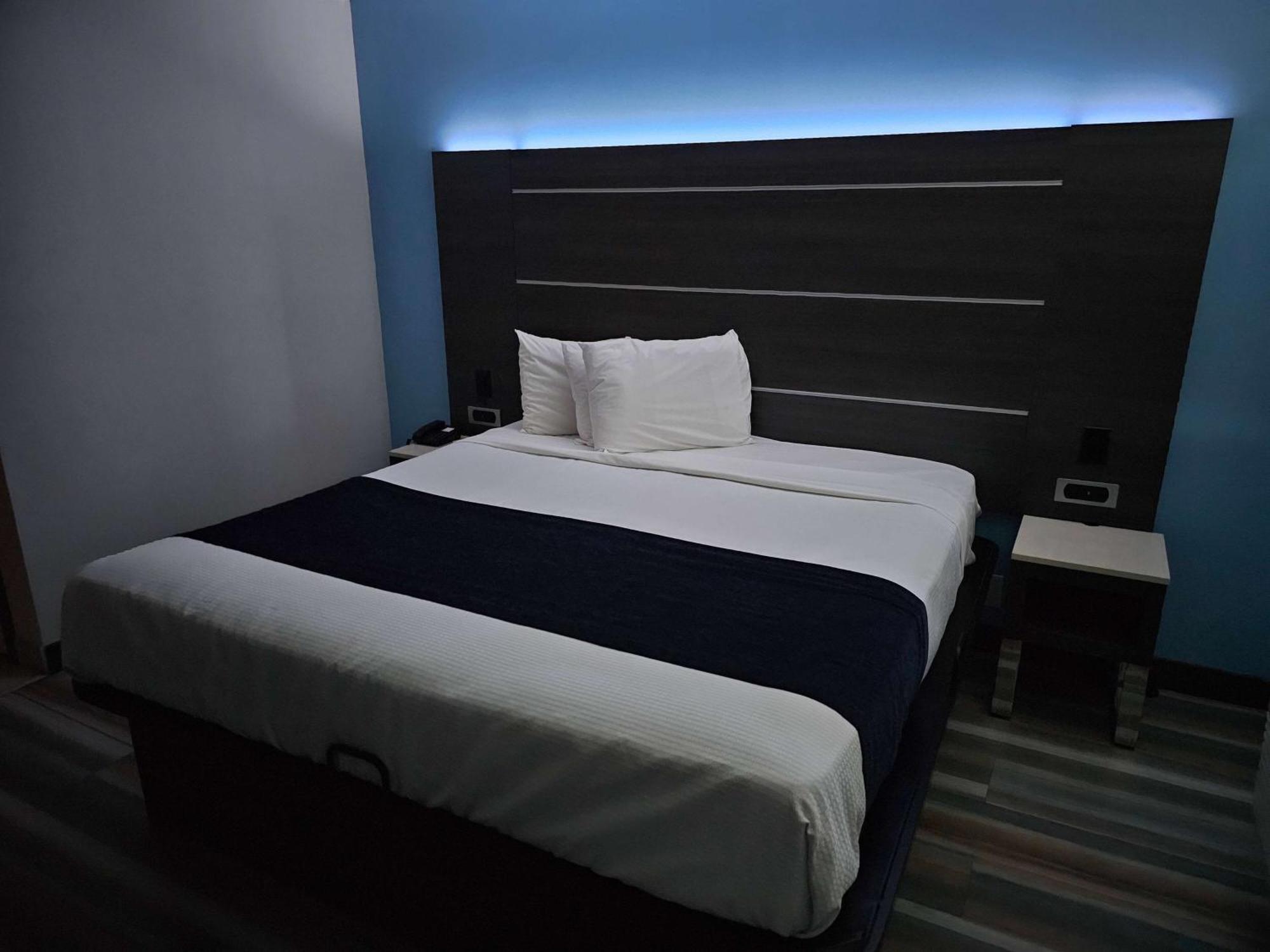 Travelodge Inn & Suites By Wyndham Fullerton Luaran gambar